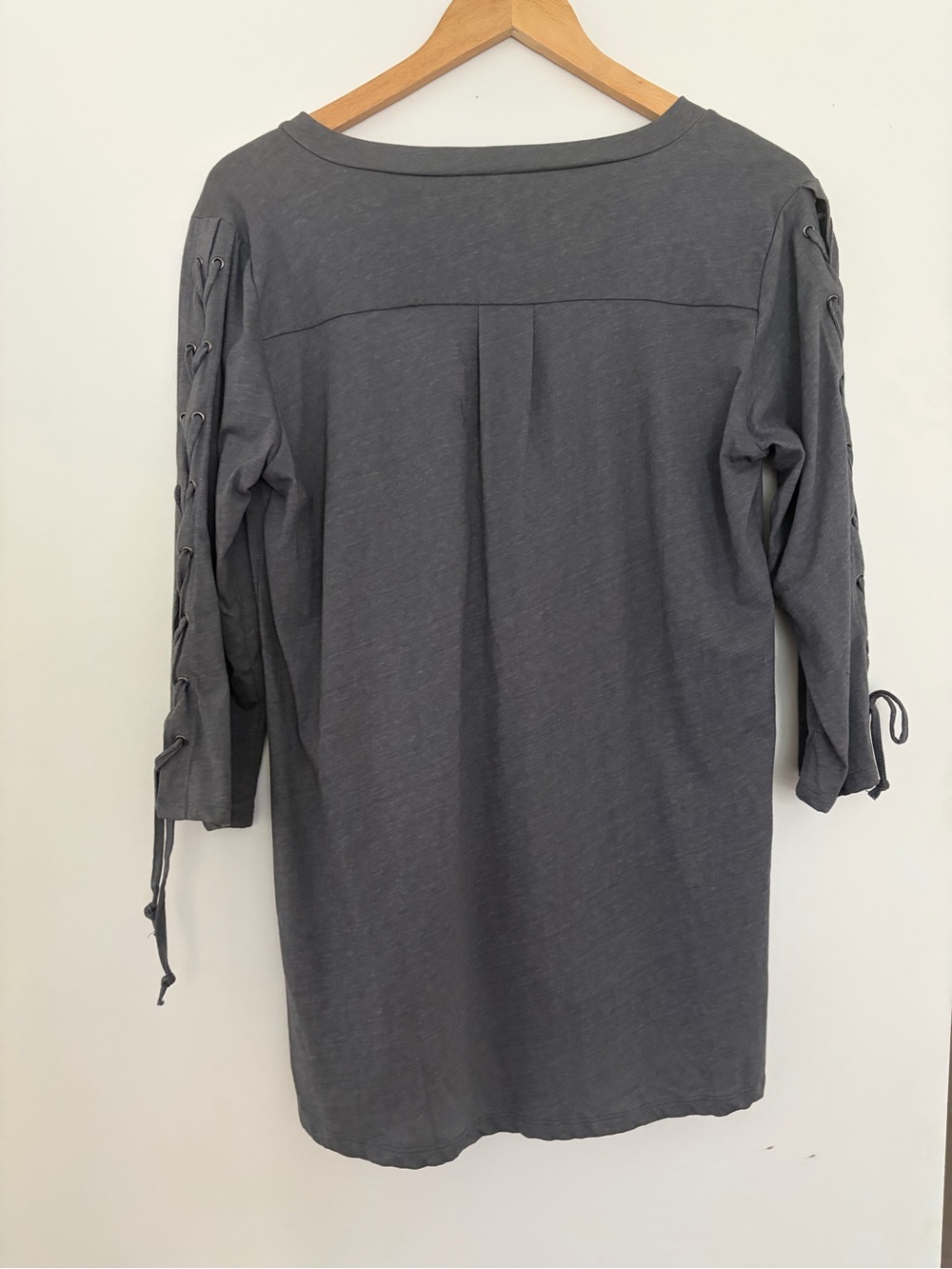 NWT Charcoal Gray V-Neck Long Sleeve Tunic with Sleeve Tie Detail